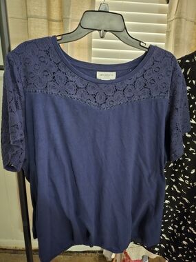 Liz Claiborne Navy Crochet Yoke Short Sleeve Tee